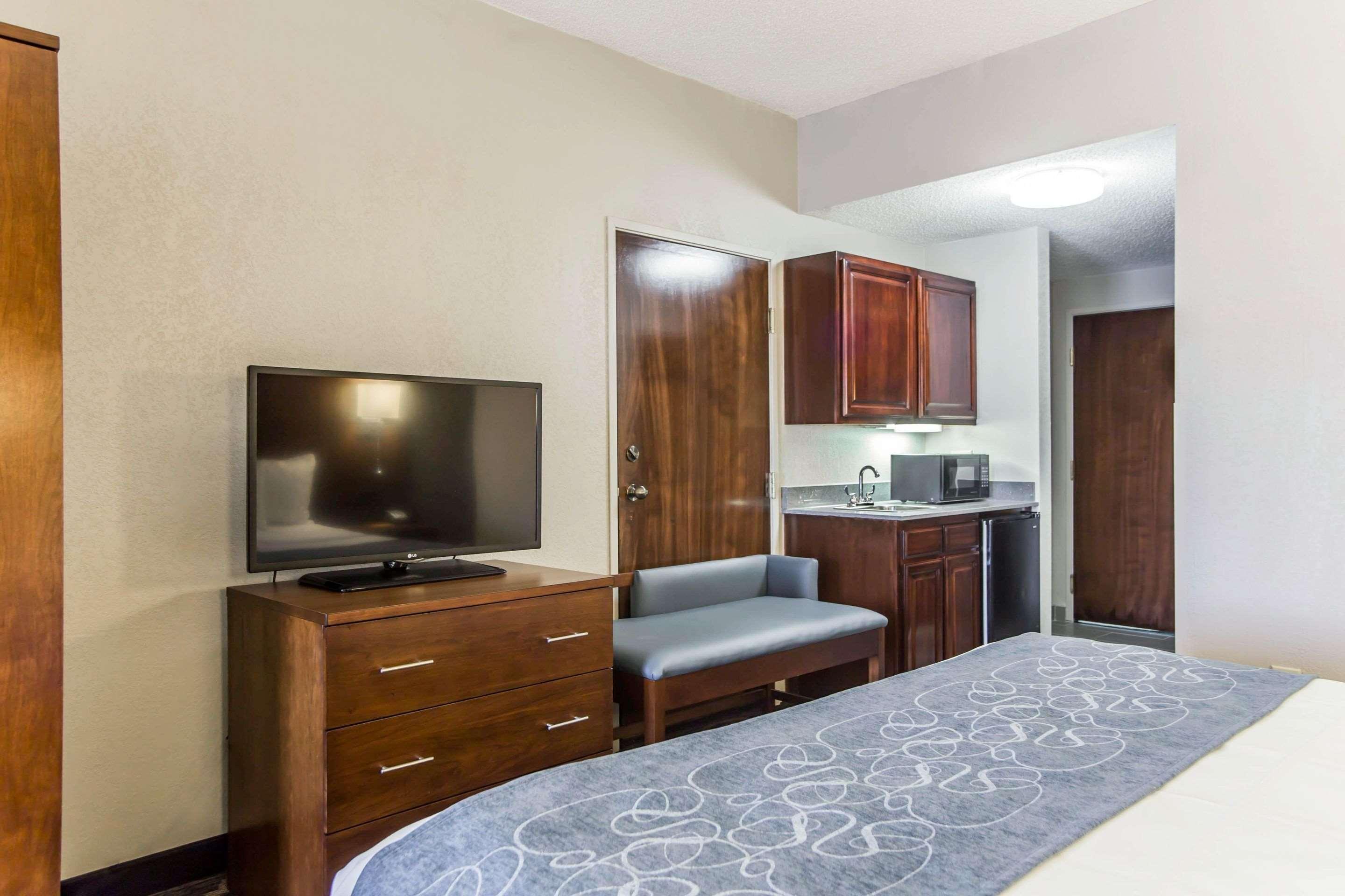 Comfort Suites Pineville - Ballantyne Area Exterior foto